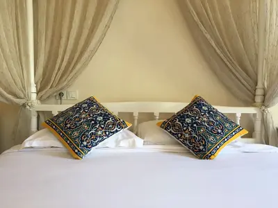 اقامتگاه سنتی آریانا - واحد دبل حوضخانه ۱۰۷