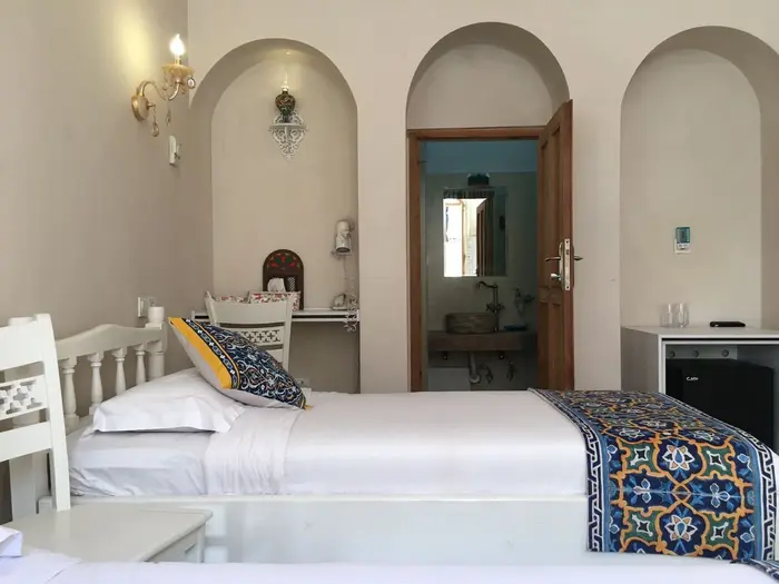 اقامتگاه سنتی آریانا - واحد دوتخته توئین حیاط دو ۲۰۳