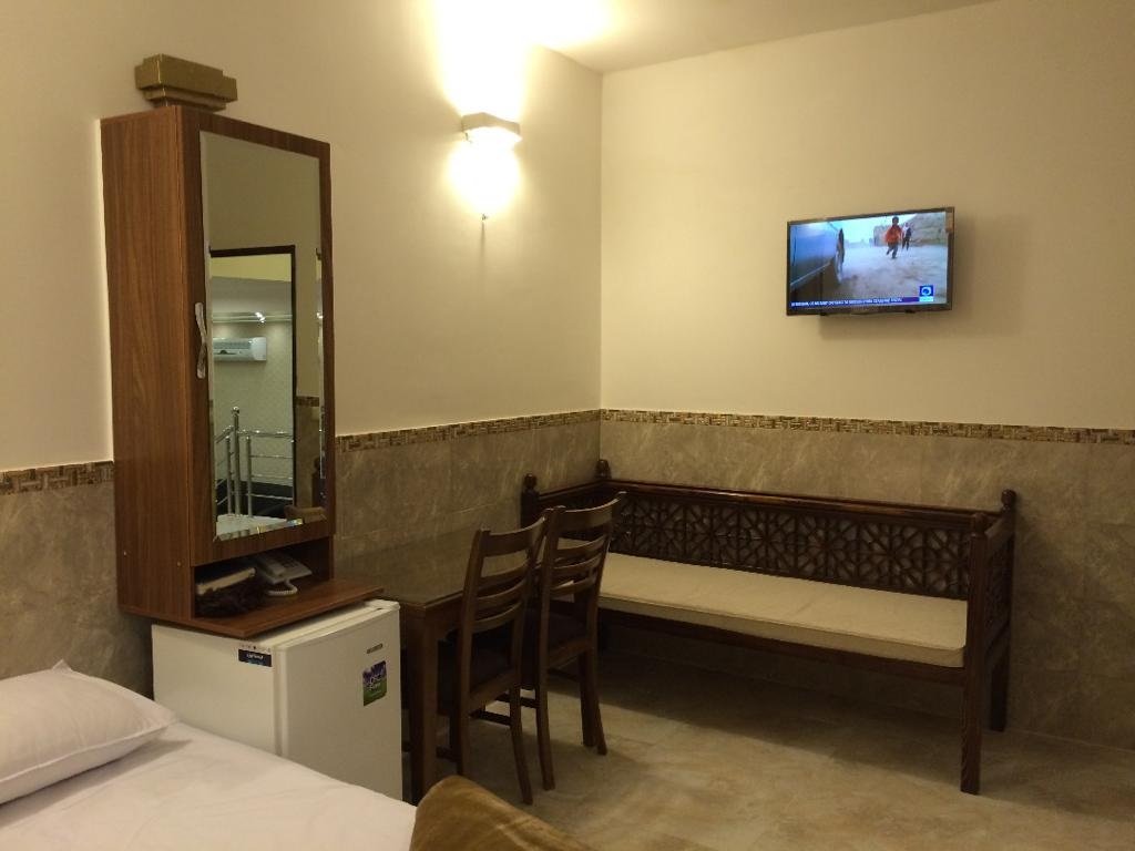 سوئیت هتل اقاقیای سفید دوتخته دبل ۲