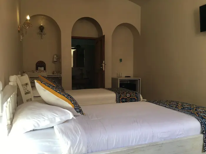 اقامتگاه سنتی آریانا - واحد دوتخته توئین حیاط دو ۲۰۳