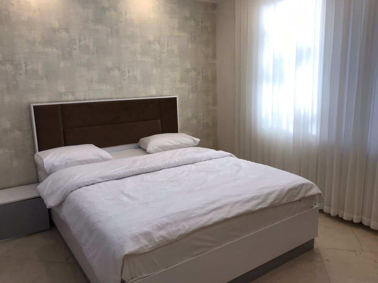 آپارتمان دوخوابه پاسداران ۴