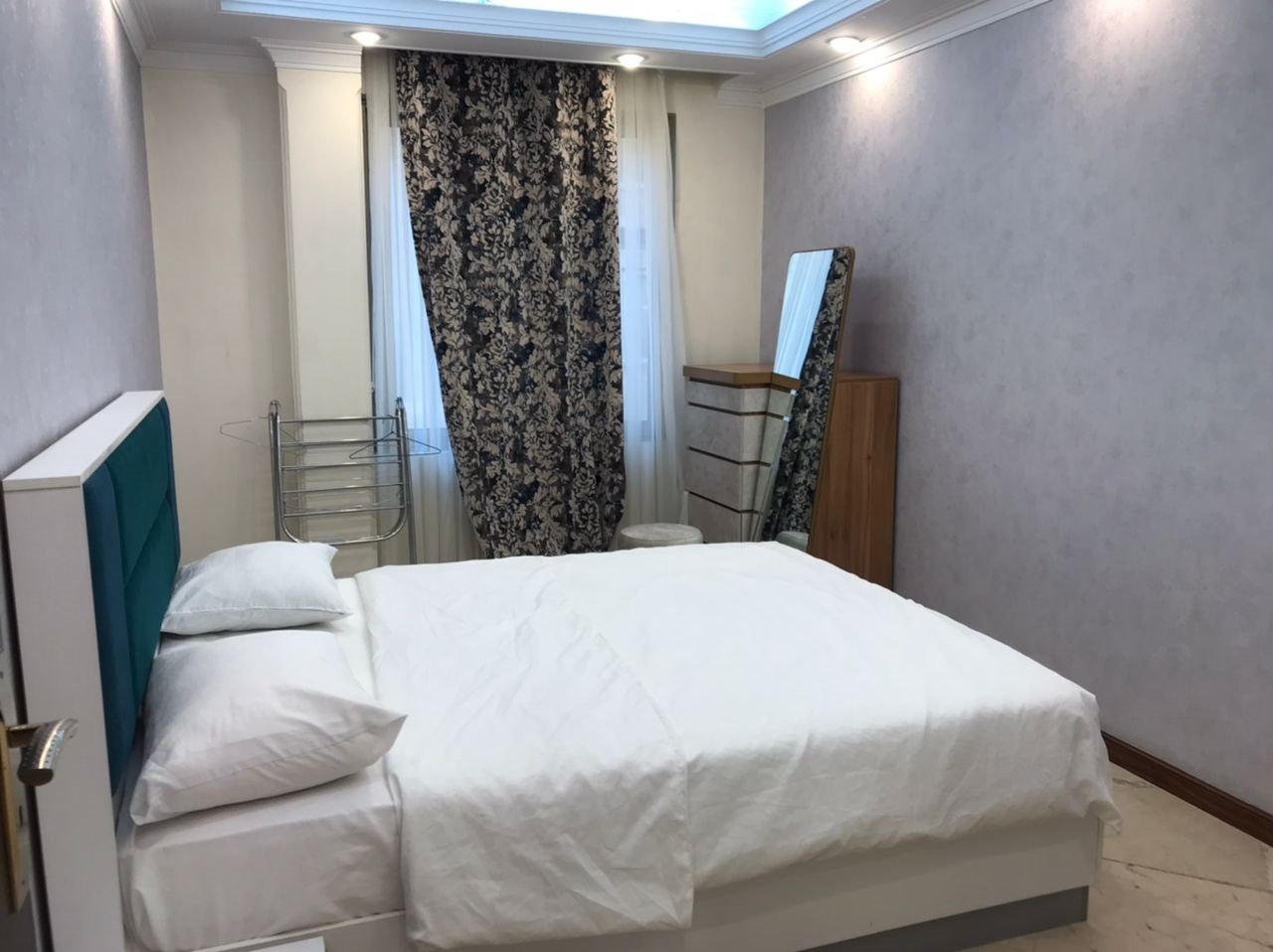 آپارتمان دوخوابه پاسداران ۴