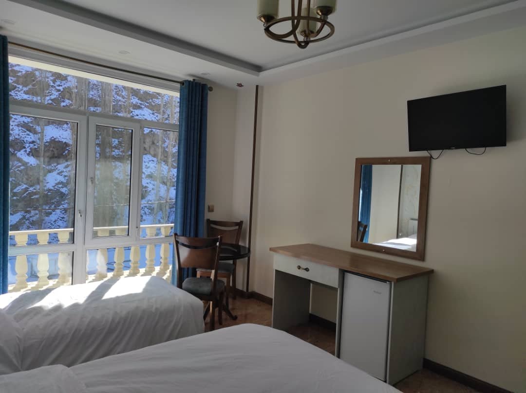 کیومرث - واحد سه تخته