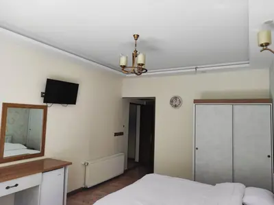 مسافرخانه کیومرث - واحد سه تخته