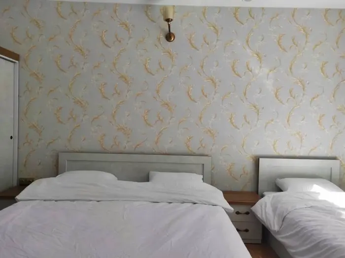 مسافرخانه کیومرث - واحد سه تخته