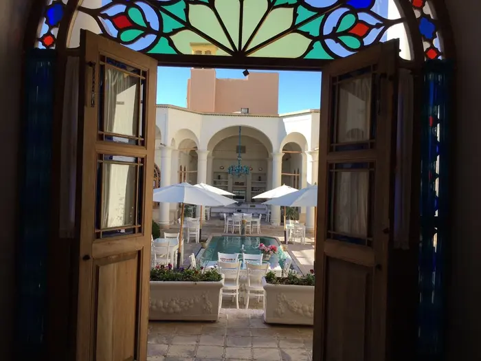 اقامتگاه سنتی آریانا - واحد دبل شاه نشین ۱۰۴