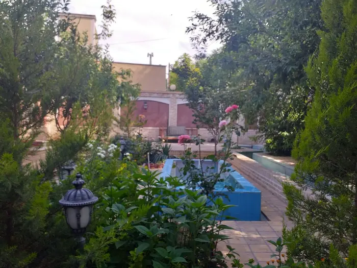 یک خوابه بیدمشک - محوطه ی ویلا