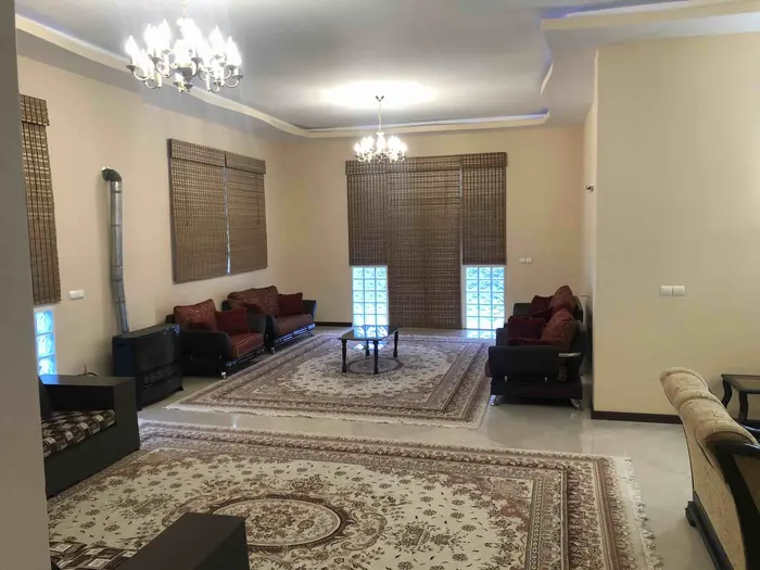 ویلا پنج خوابه استخردار آبگرم یالبندان