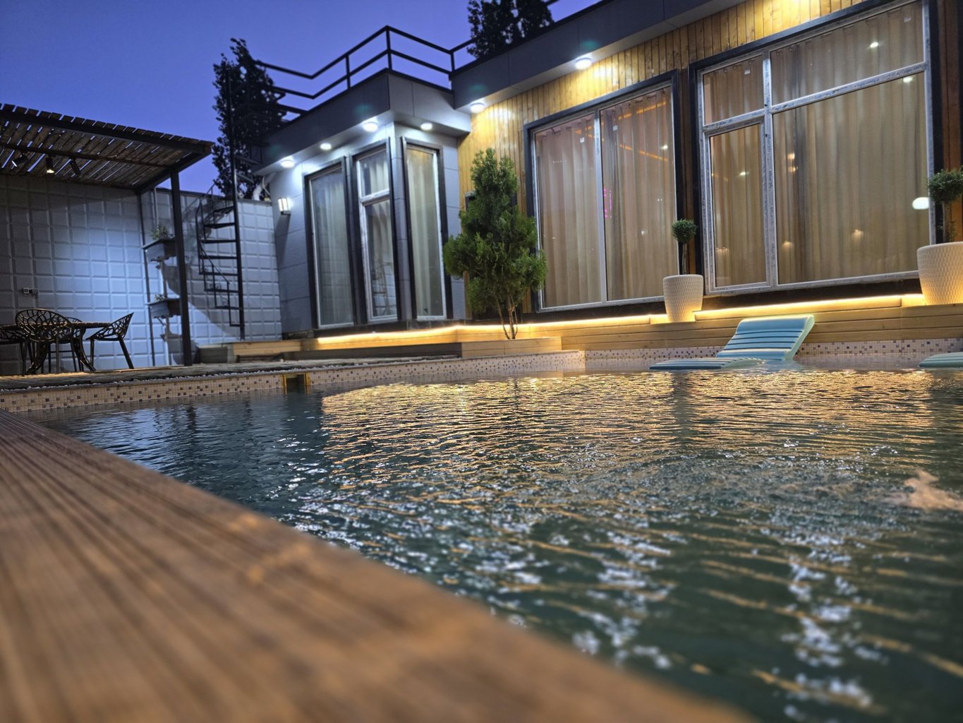 دوخوابه استخردار آبگرم سرو 3