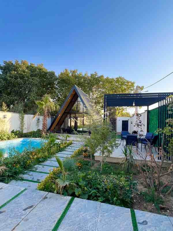 یک خوابه سوئیسی استخردار آبگرم‌ لارا