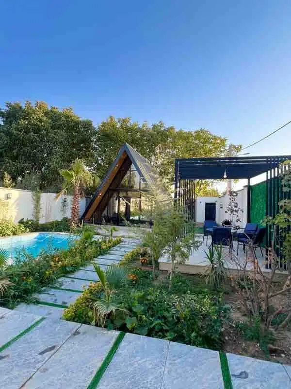 کلبه یک خوابه سوئیسی استخردار آبگرم‌ لارا - انتخاب عنوان تصویر