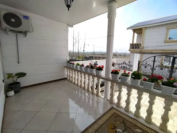 ویلا دوخوابه غریبی - ایوان