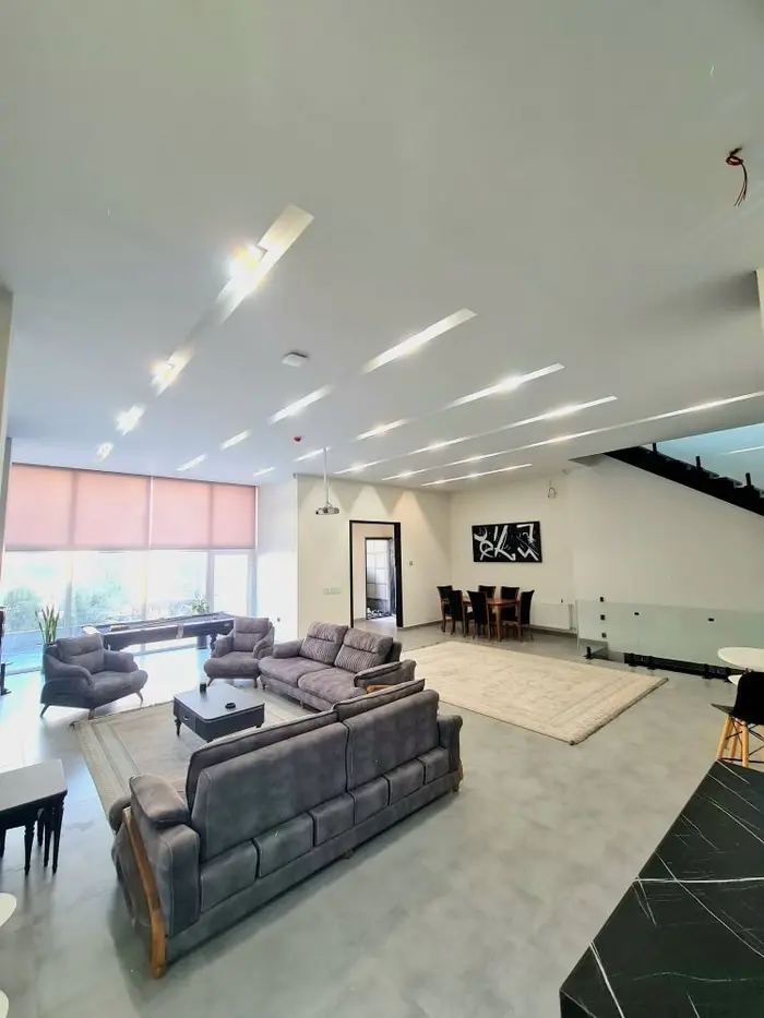 ویلا سه خوابه استخردار آبگرم روماک