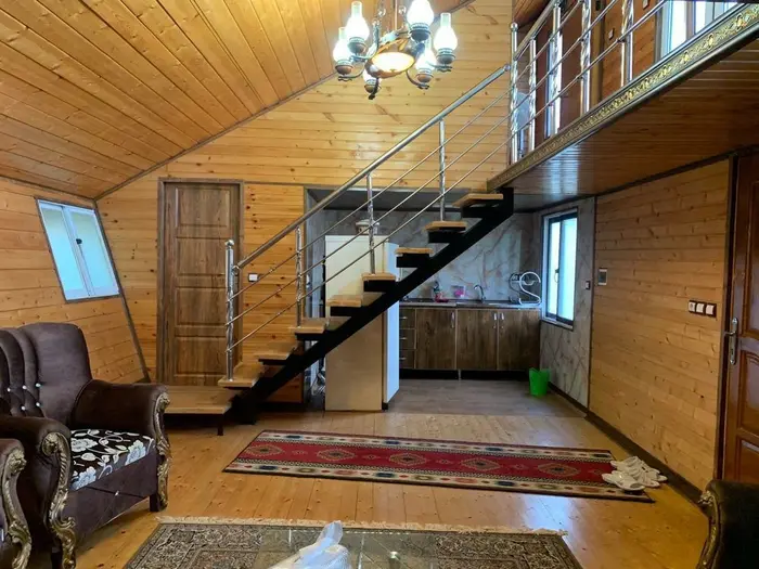 دوخوابه جنگلی پامچال 2 - سالن رو به آشپزخانه 