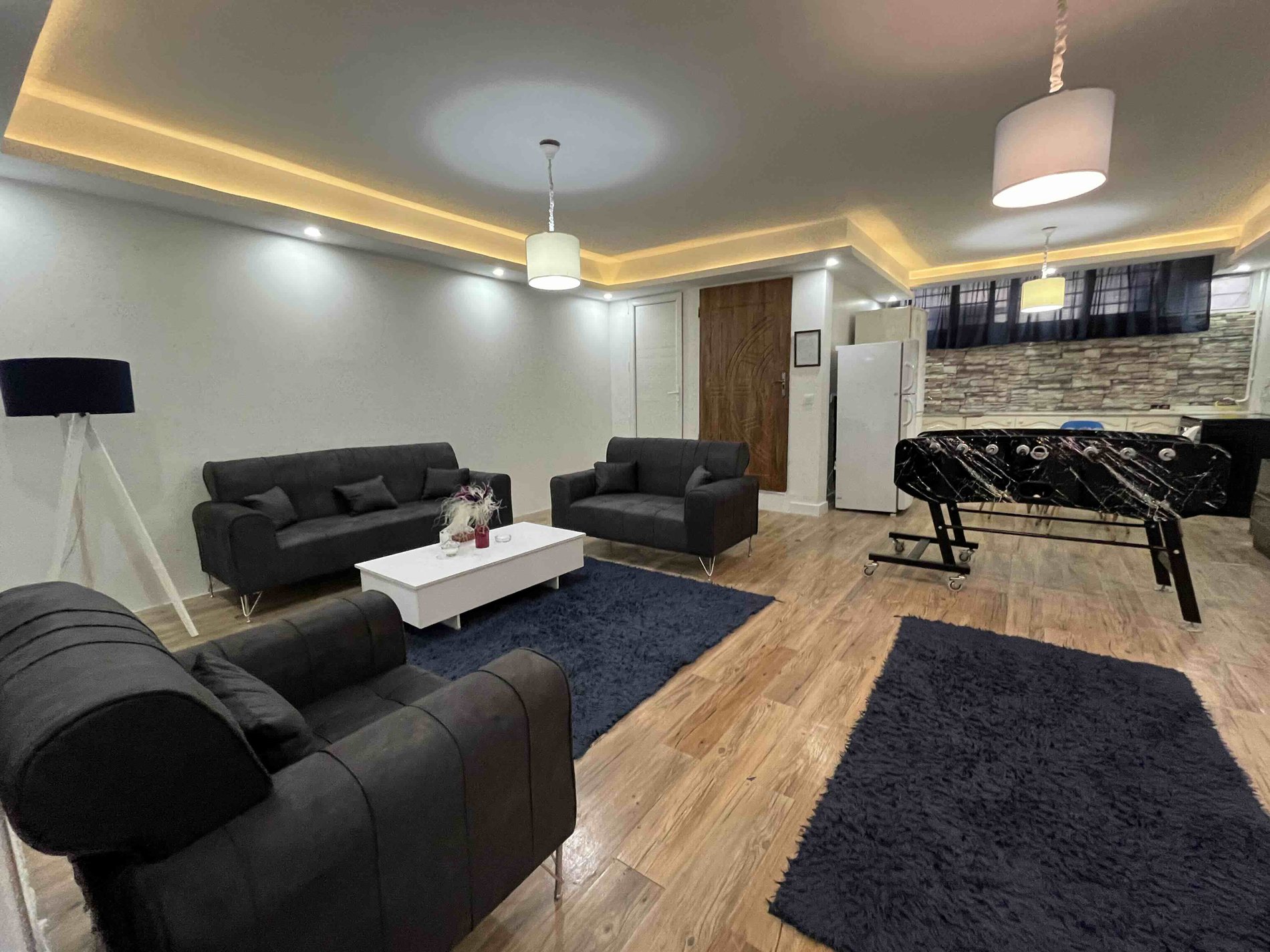 آپارتمان دوخوابه گلدیس پونک