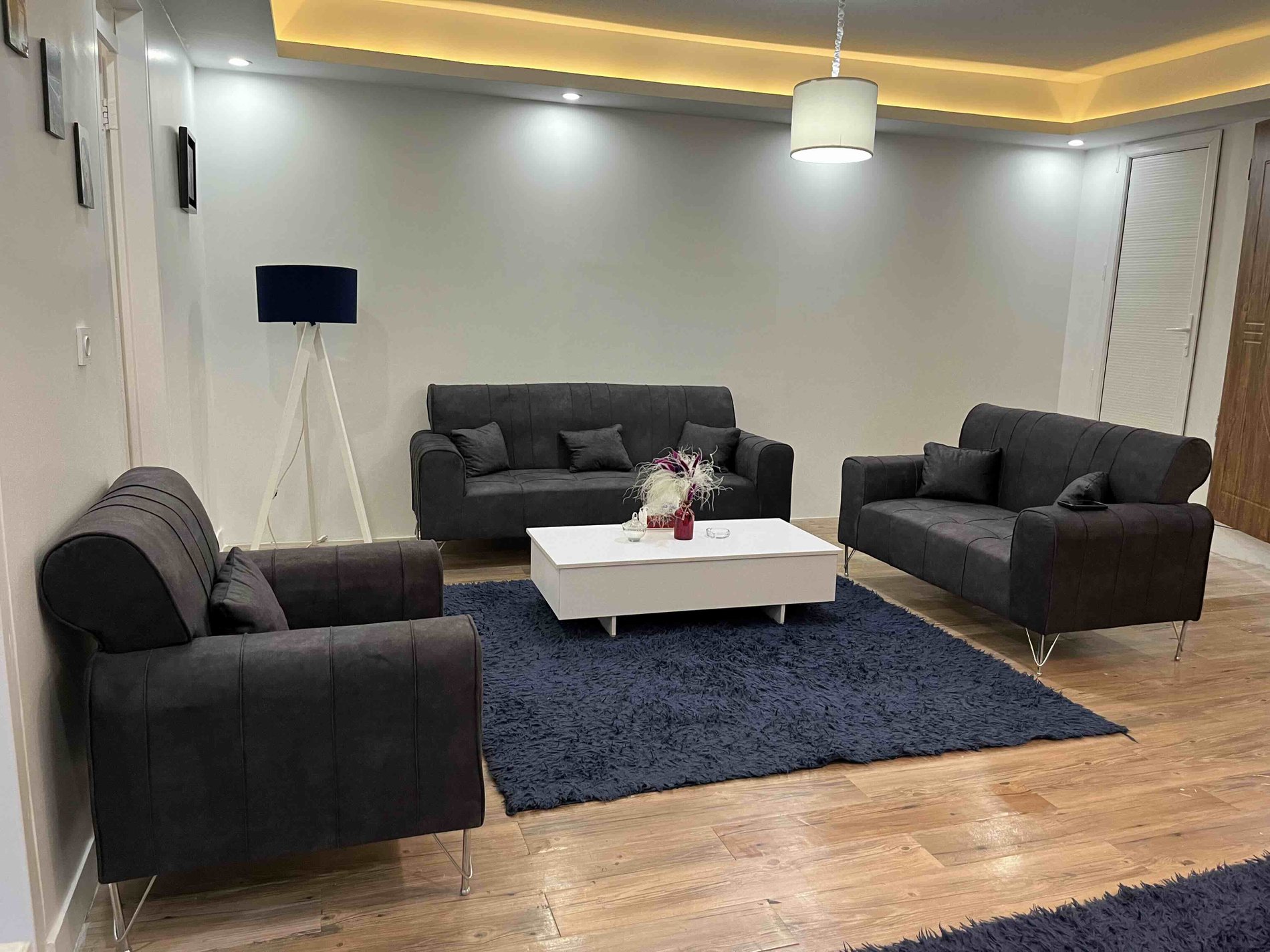 آپارتمان دوخوابه گلدیس پونک