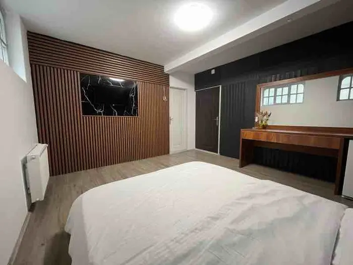 سوئیت فلت مرجان اشرفی اصفهانی - انتخاب عنوان تصویر