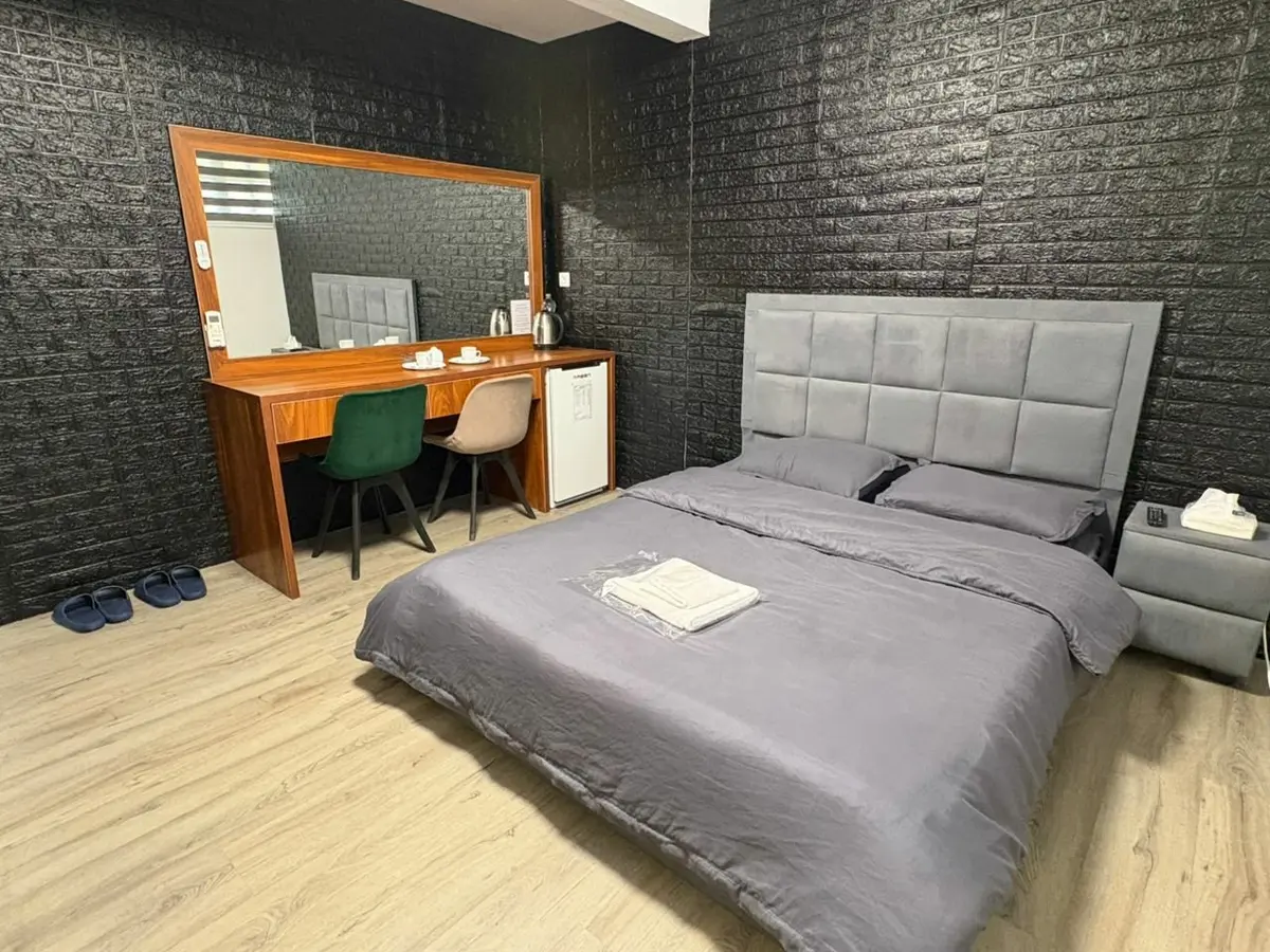 سوئیت فلت مرجان پیامبر اشرفی اصفهانی