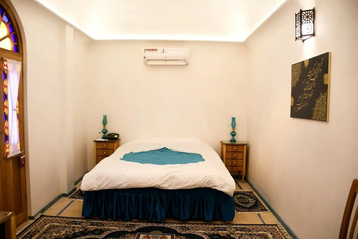 اقامتگاه سنتی بابا افضل - واحد فیروزه