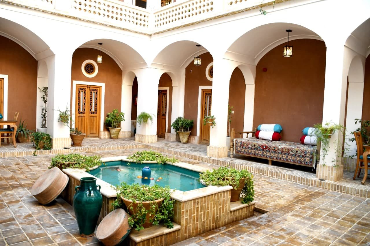 اقامتگاه سنتی بابا افضل - واحد کرشمه