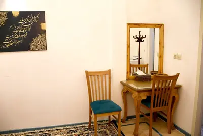 اقامتگاه سنتی بابا افضل - واحد فیروزه