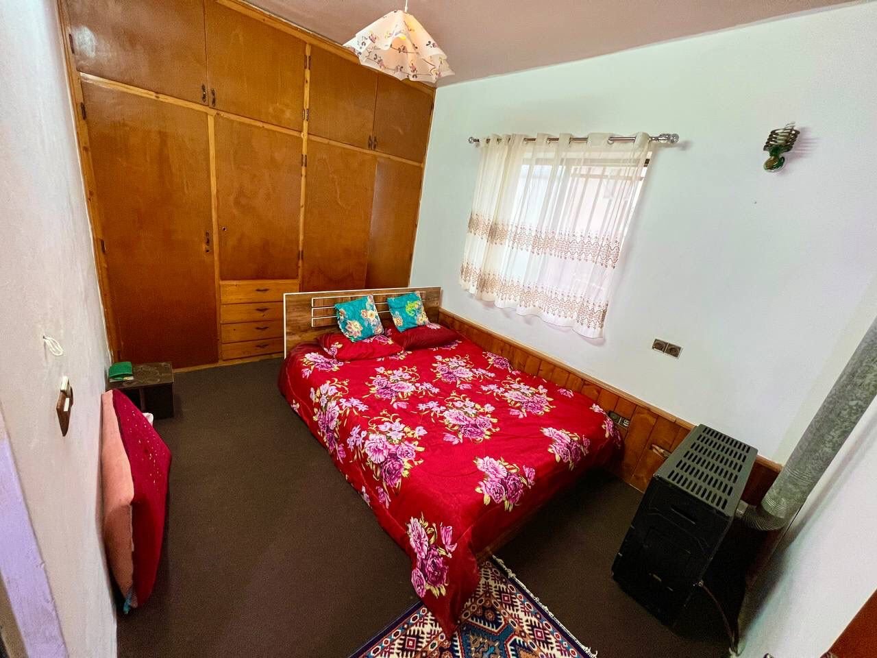 سوئیت یک خوابه دربست کیانوش