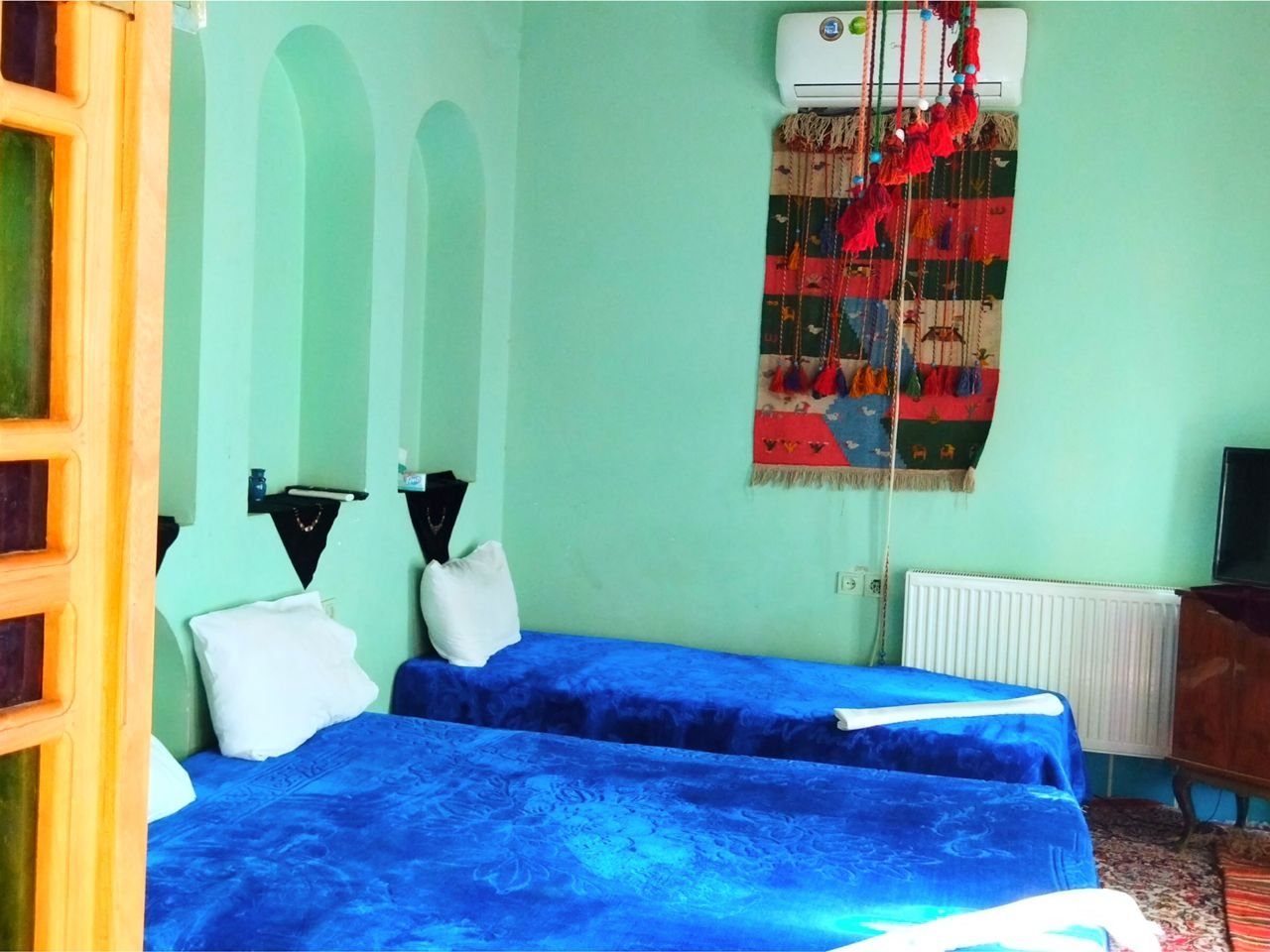 بوم گردی هفت رنگ - واحد چهار تخته