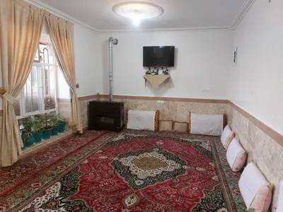 بومگردی دوخوابه باغچه سنتی آتاباغی