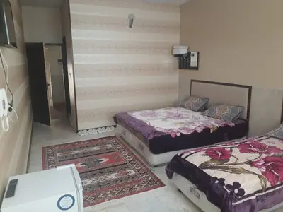 مسافرخانه آراز - واحد سه تخته 1 میدان انقلاب