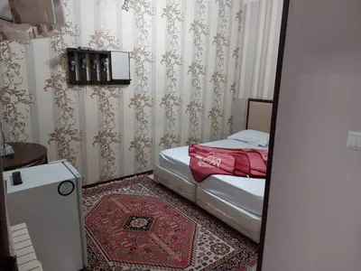 مسافرخانه آراز - واحد دوتخته 3 میدان انقلاب