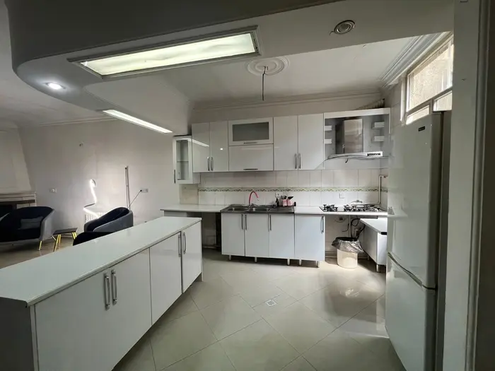 آپارتمان دوخوابه کاج بلوار فردوس غرب 5