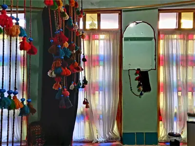 بومگردی هفت رنگ - واحد سه تخته