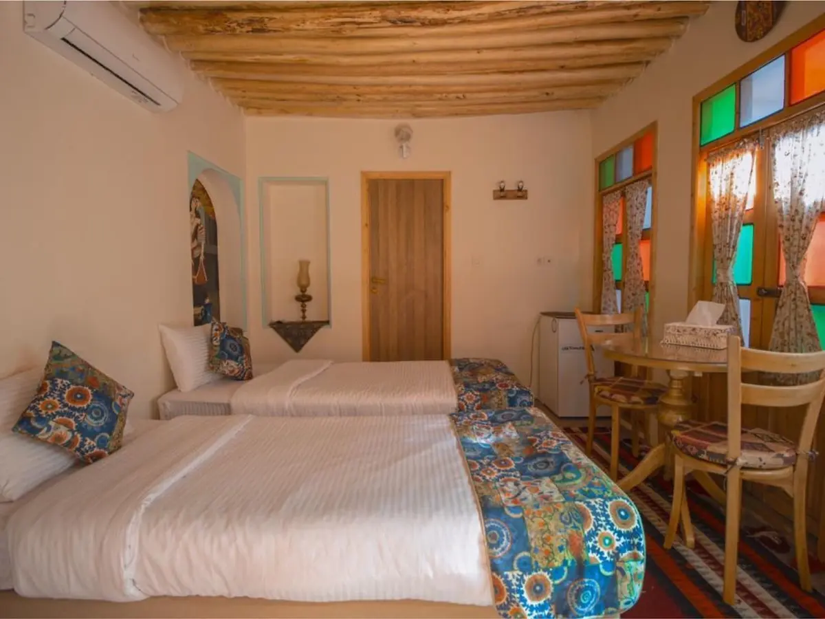 بوم گردی سرای همایونی - واحد شهروز