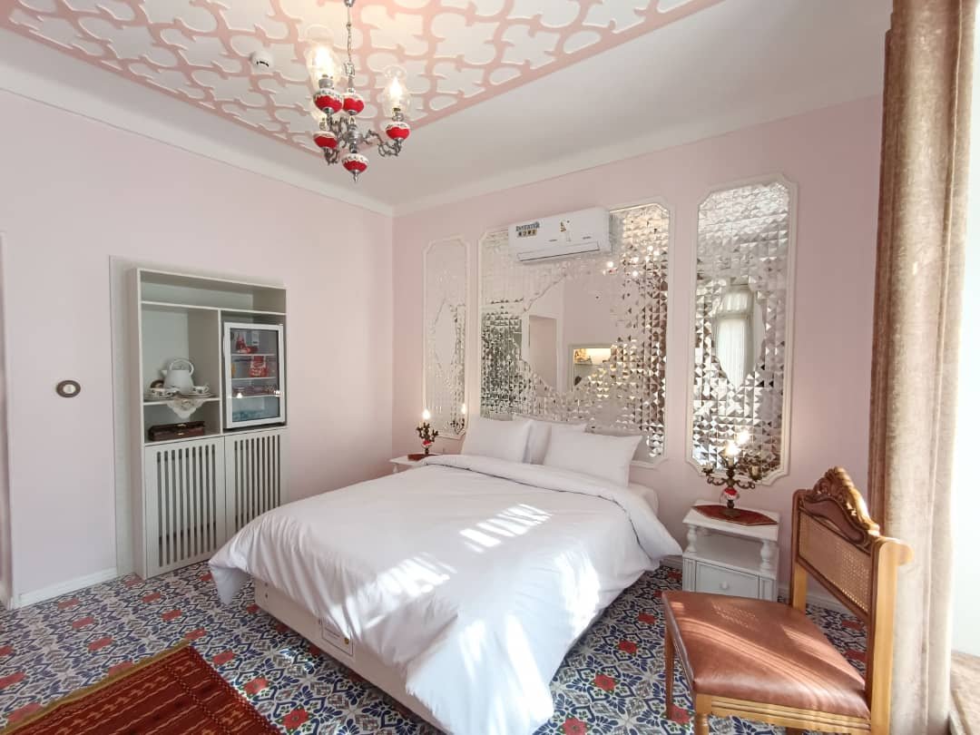 اقامتگاه سنتی اصالت - واحد ماه نشین