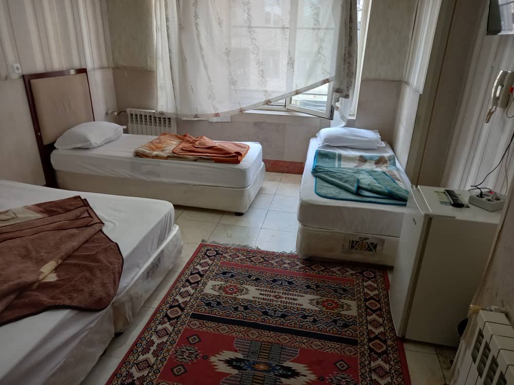 آراز - واحد چهارتخته ۴ میدان انقلاب