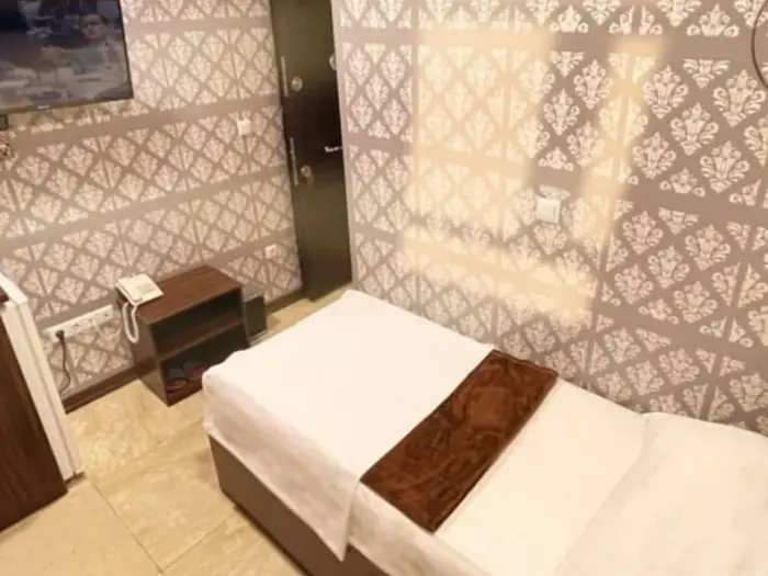 مسافرخانه نیکان مهر- واحد یک تخته 203