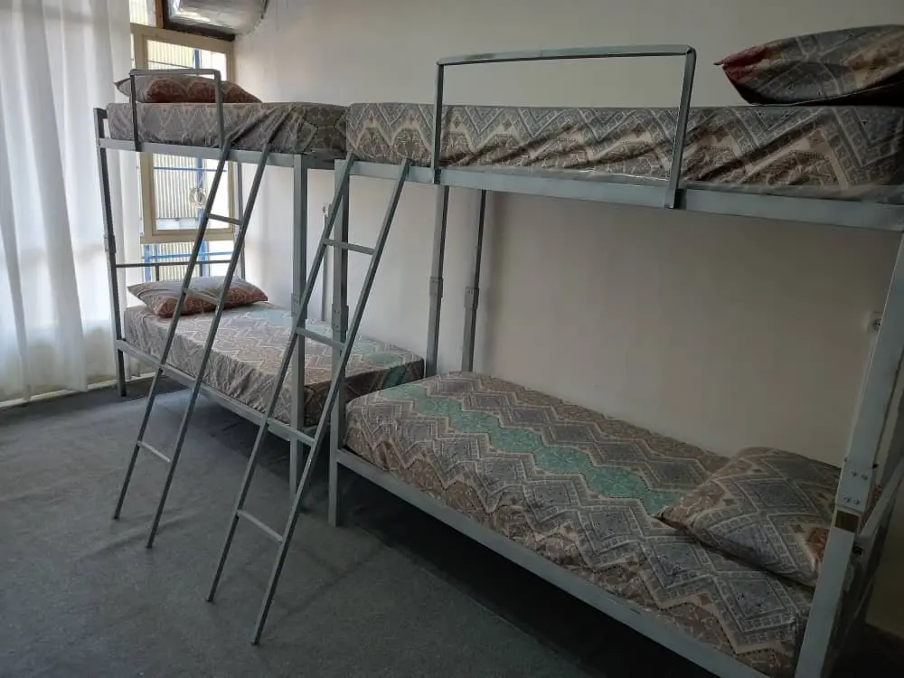 هاستل ویژه آقایان - واحد شش تخته 3 انقلاب