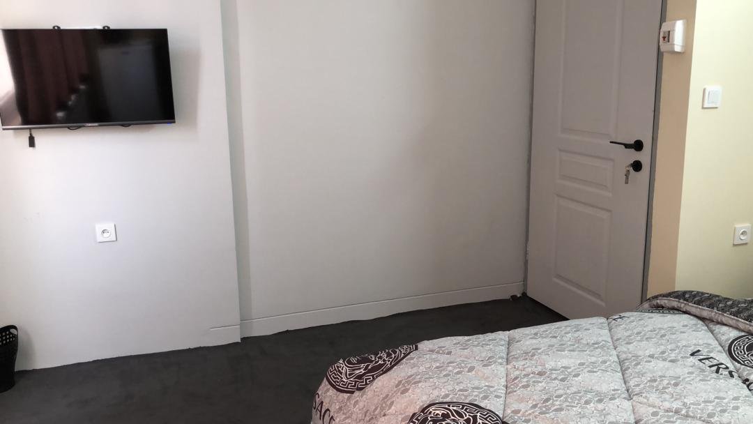 سوئیت فلت روانمهر انقلاب 5