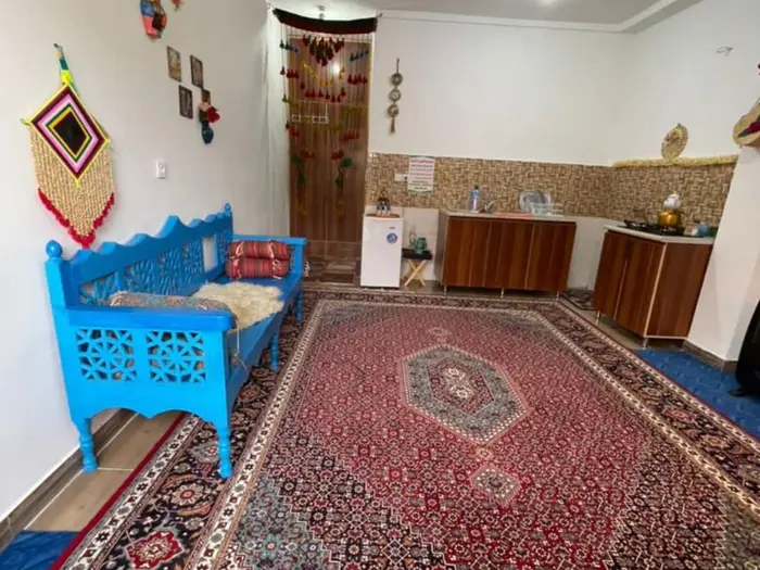 بوم گردی ناز آینه - واحد 2