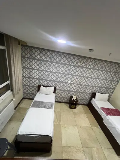 مسافرخانه نیکان مهر - واحد دوتخته 401