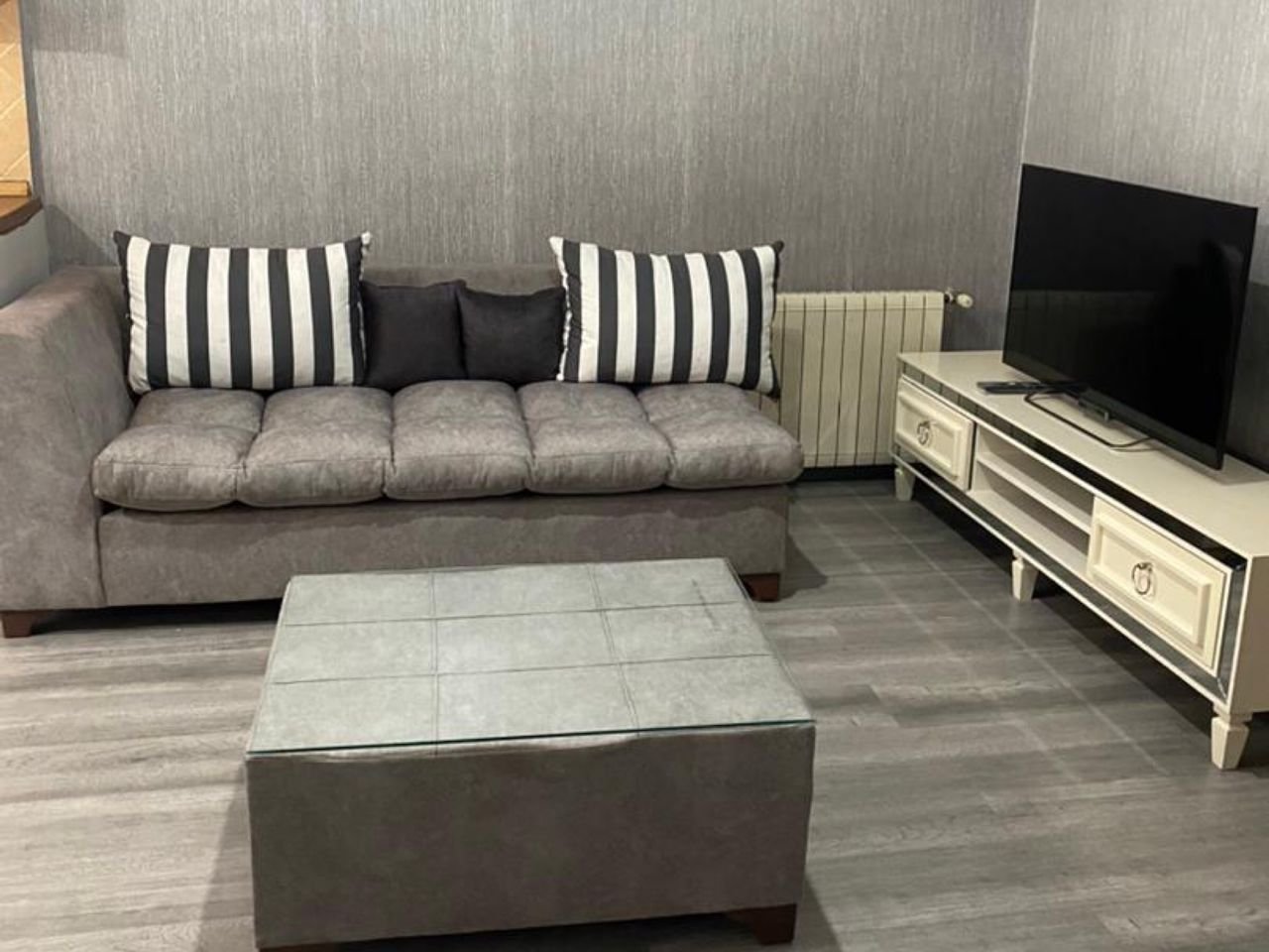 آپارتمان یک خوابه مخبری پونک