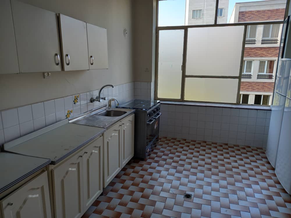 هاستل ویژه آقایان - واحد شش تخته 3 انقلاب