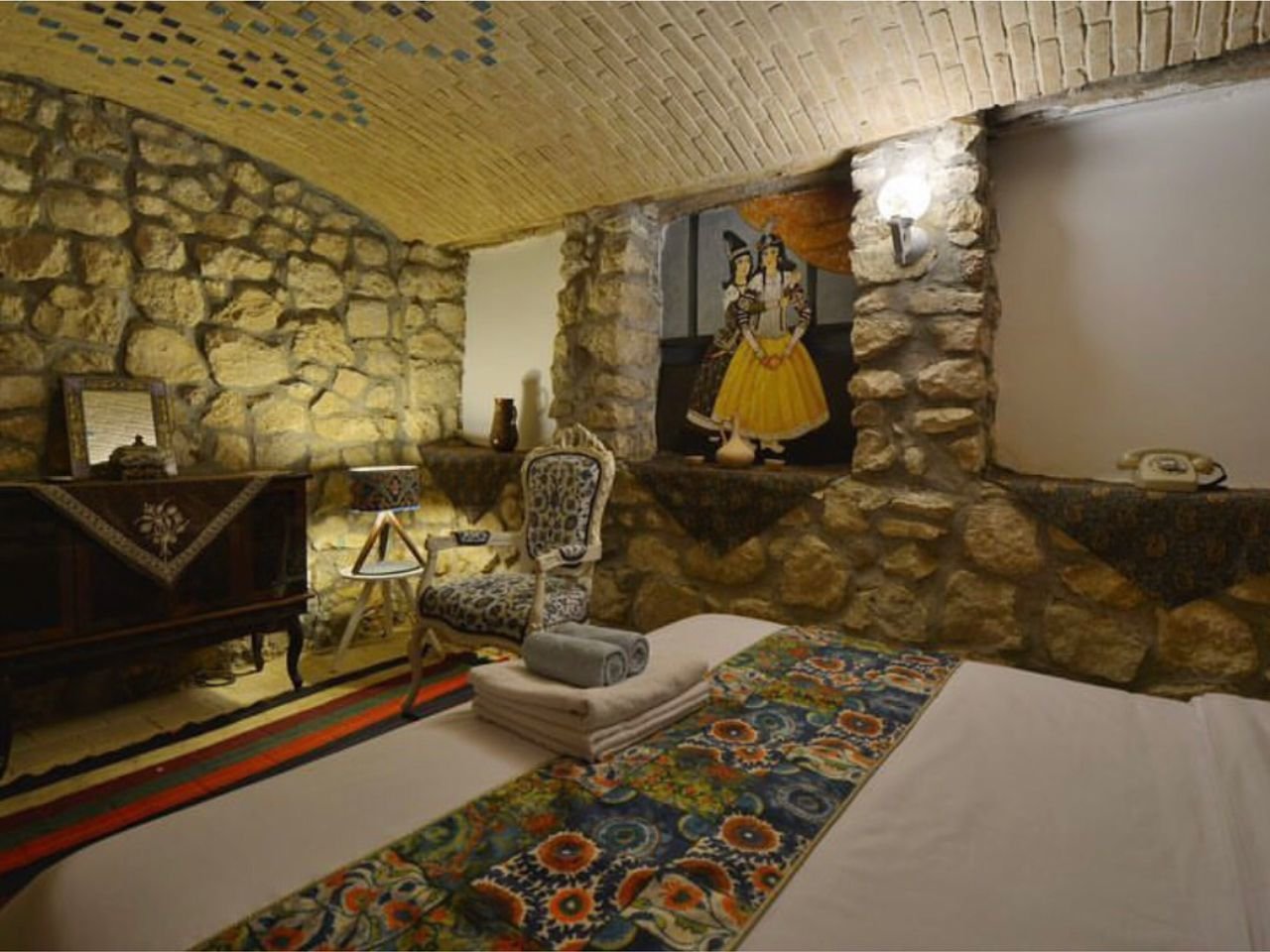 بومگردی سرای همایونی - واحد ثریا