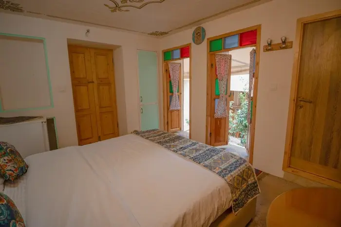 بوم گردی سرای همایونی - واحد سیمین