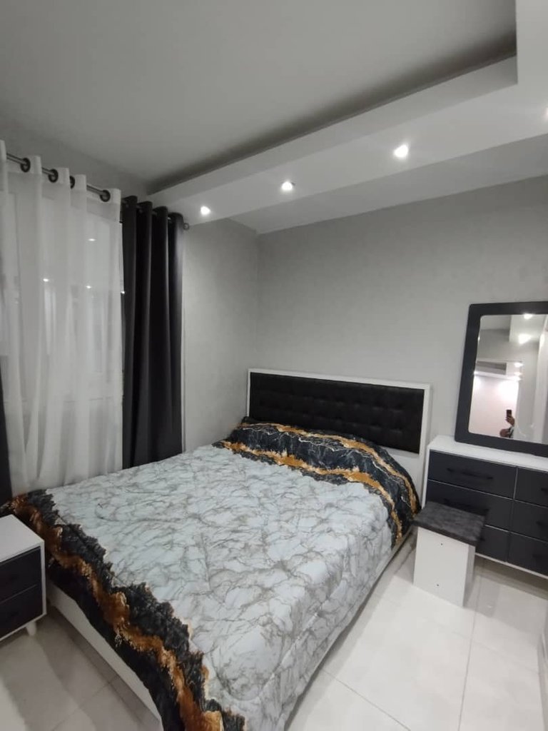 آپارتمان یک خوابه حیاط دار جمشیدیه نیاوران