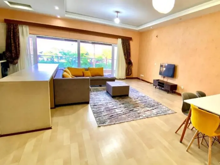 آپارتمان دوخوابه اول شرقی واحد A2