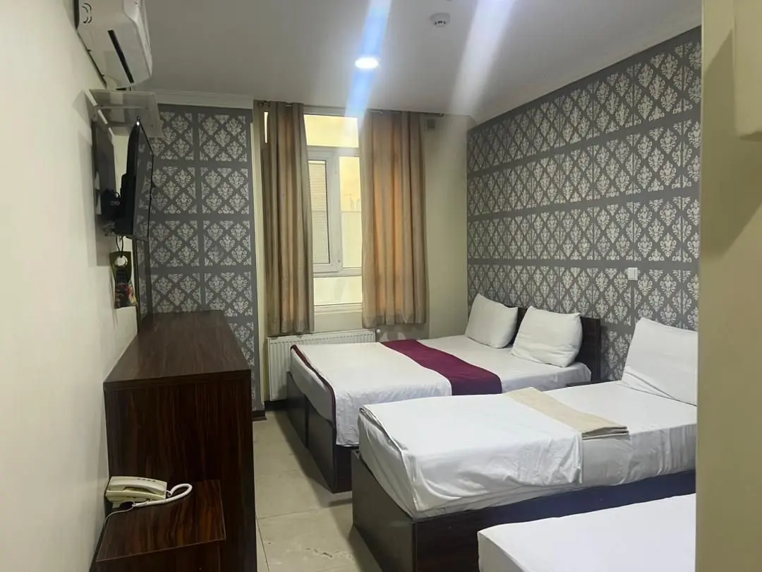 مسافرخانه نیکان مهر - واحد چهارتخته  408