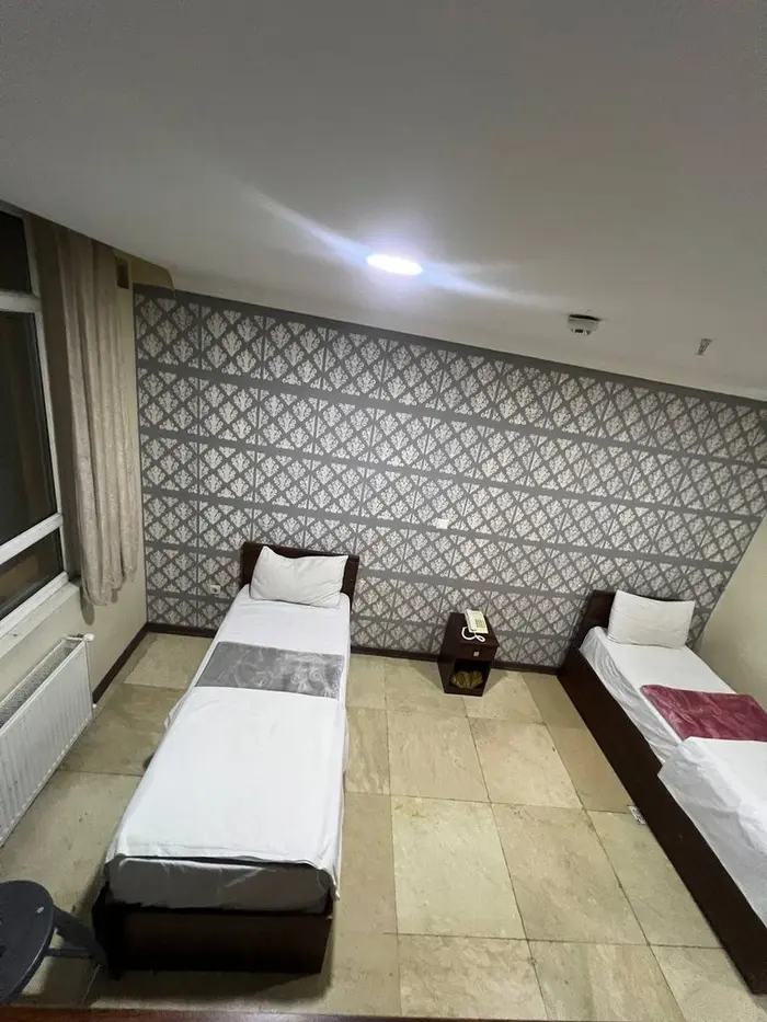 مسافرخانه نیکان مهر - واحد دوتخته 104