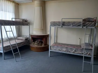 هاستل ویژه آقایان - واحد شش تخته 2 انقلاب