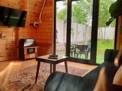 کلبه یک خوابه سوئیسی چوبی سبزی